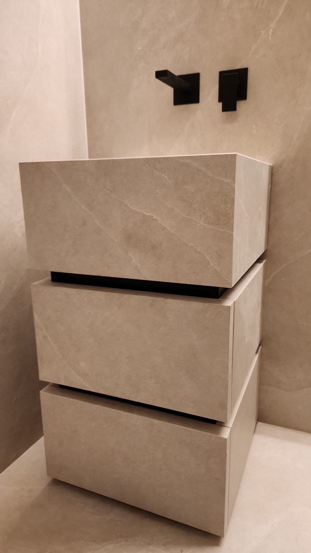 Bespoke bathrooms in stone and marble effects — 6