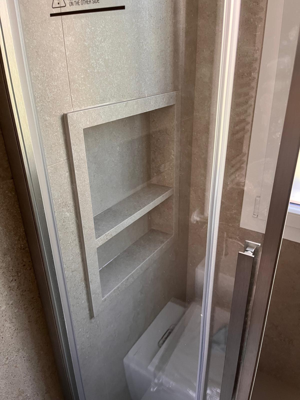 Natural textures in a Sassuolo bathroom — 4