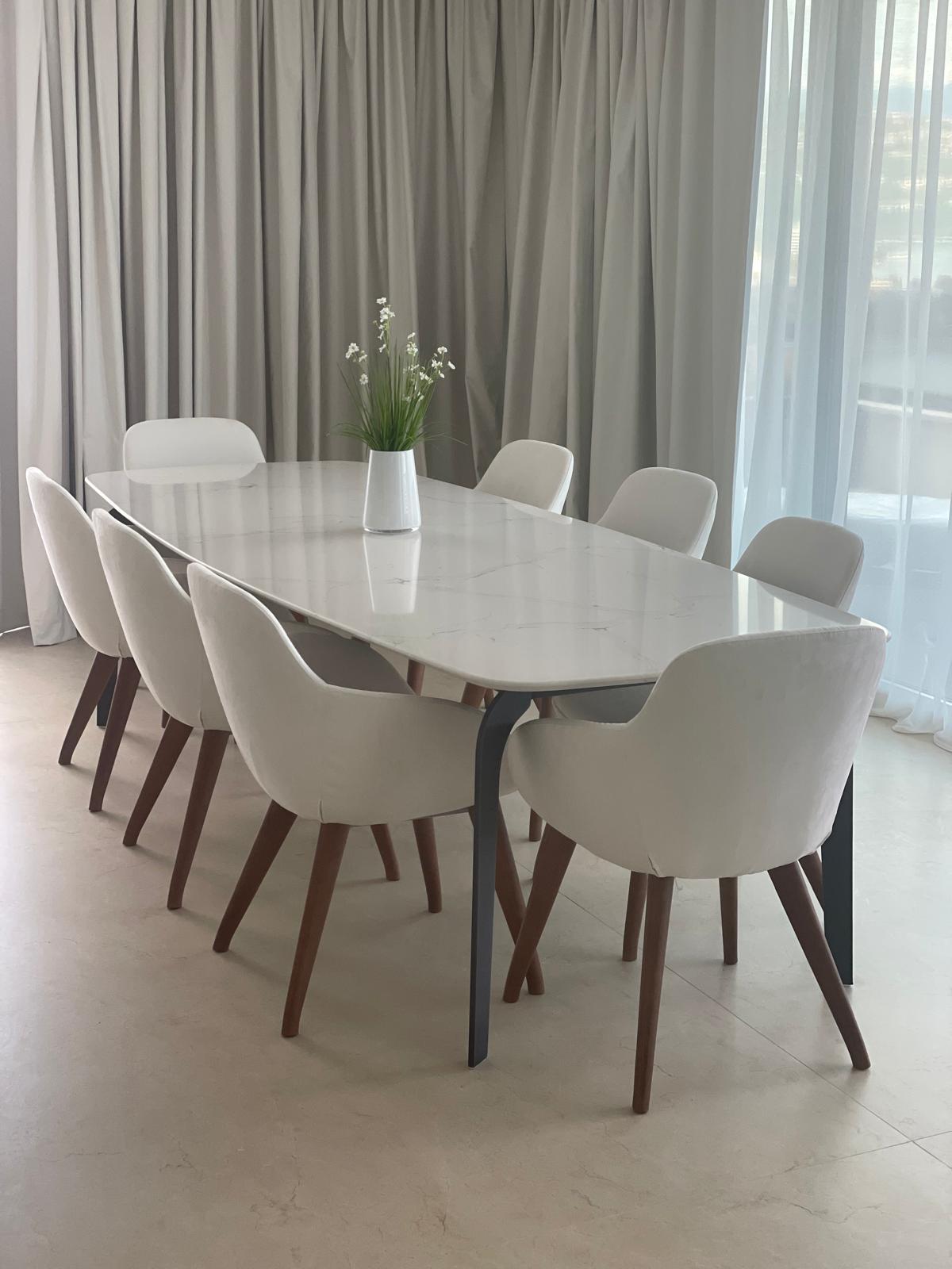 Light-filled interiors in Marfil Matt — 4
