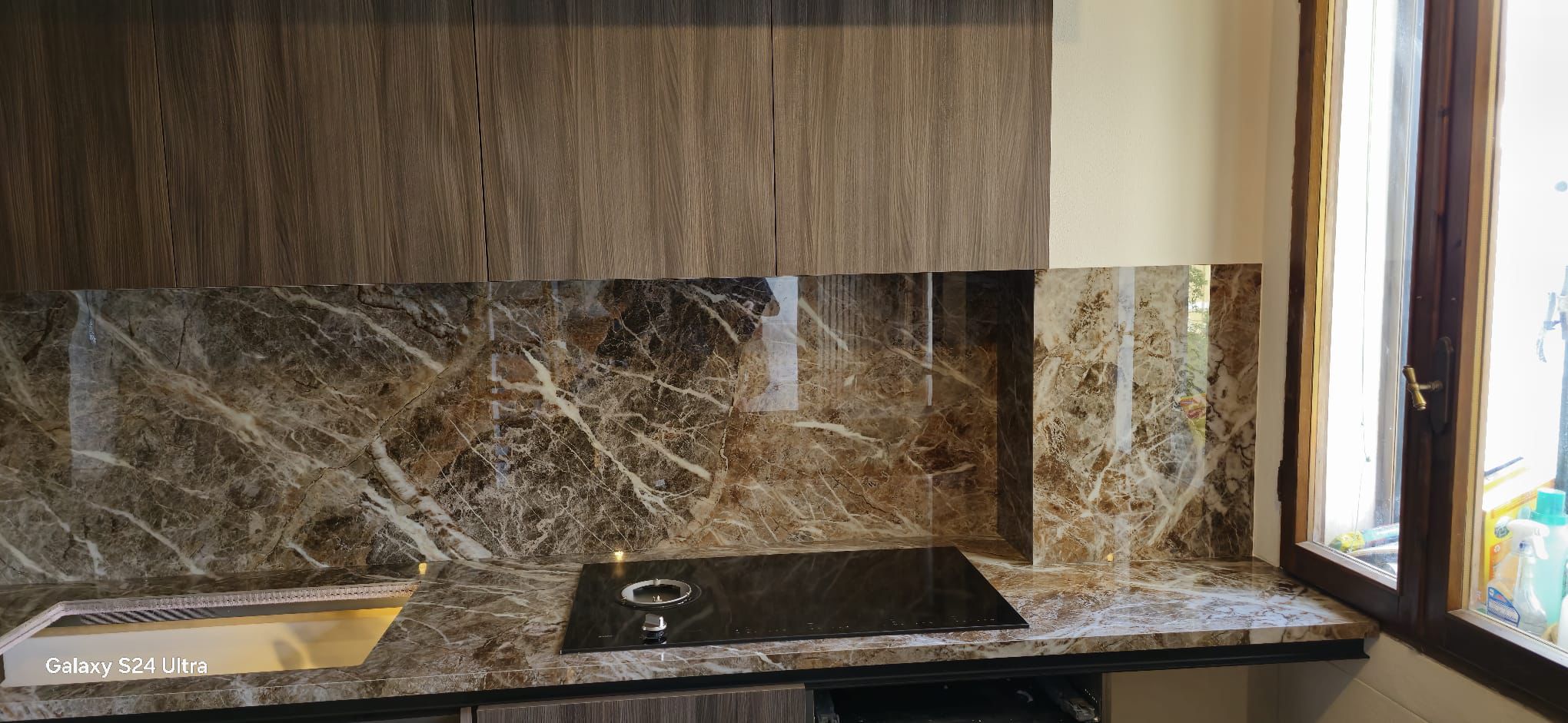 Bespoke kitchen worktop and cladding in large-format slabs — 2