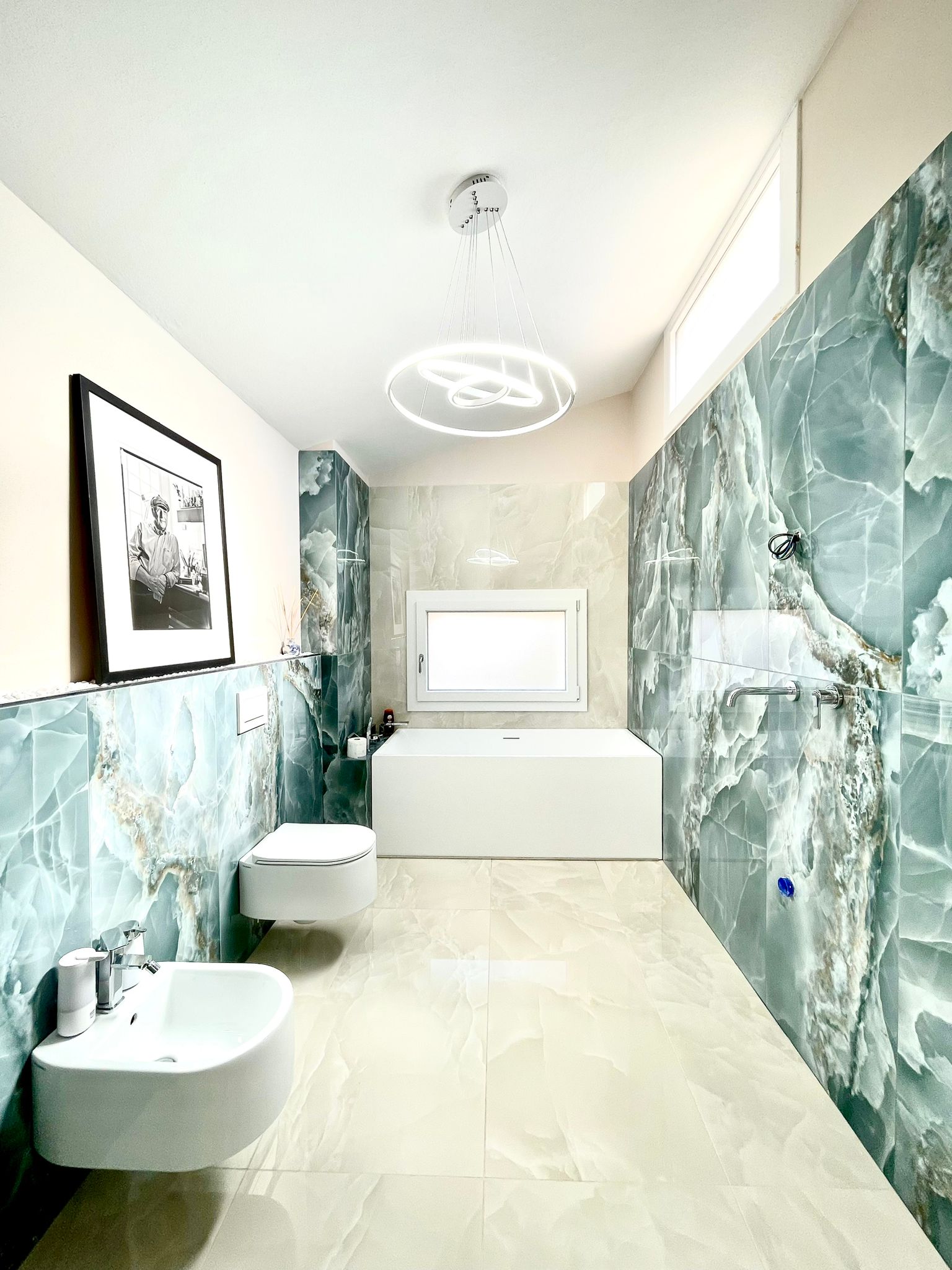 Statement bathroom in Onyx Green — 3